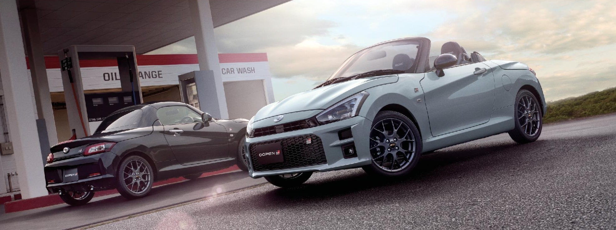 Photo（左）：GR SPORT（CVT）